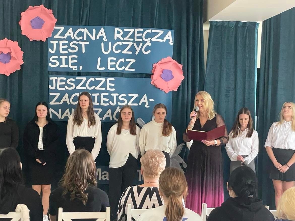 Akademia z okazji Dnia Edukacji Narodowej. - Obrazek 1