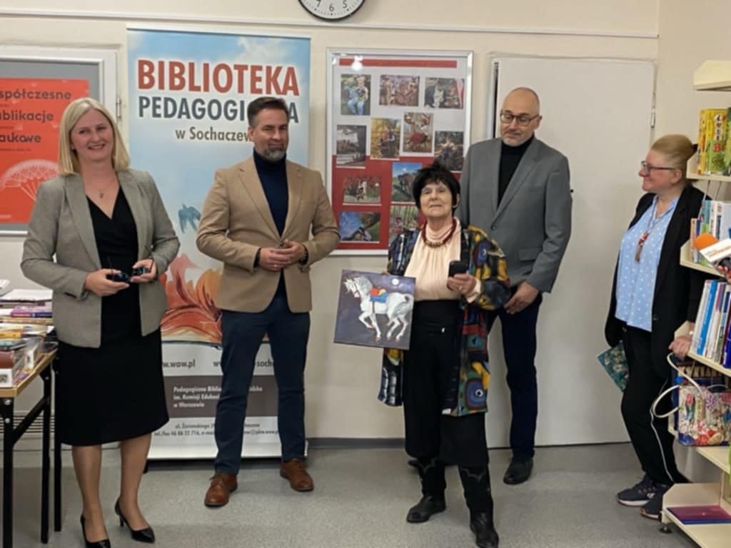 XII Powiatowy Konkurs Fotograficzny „Książka i polskie symbole narodowe w obiektywie”, - Obrazek 1