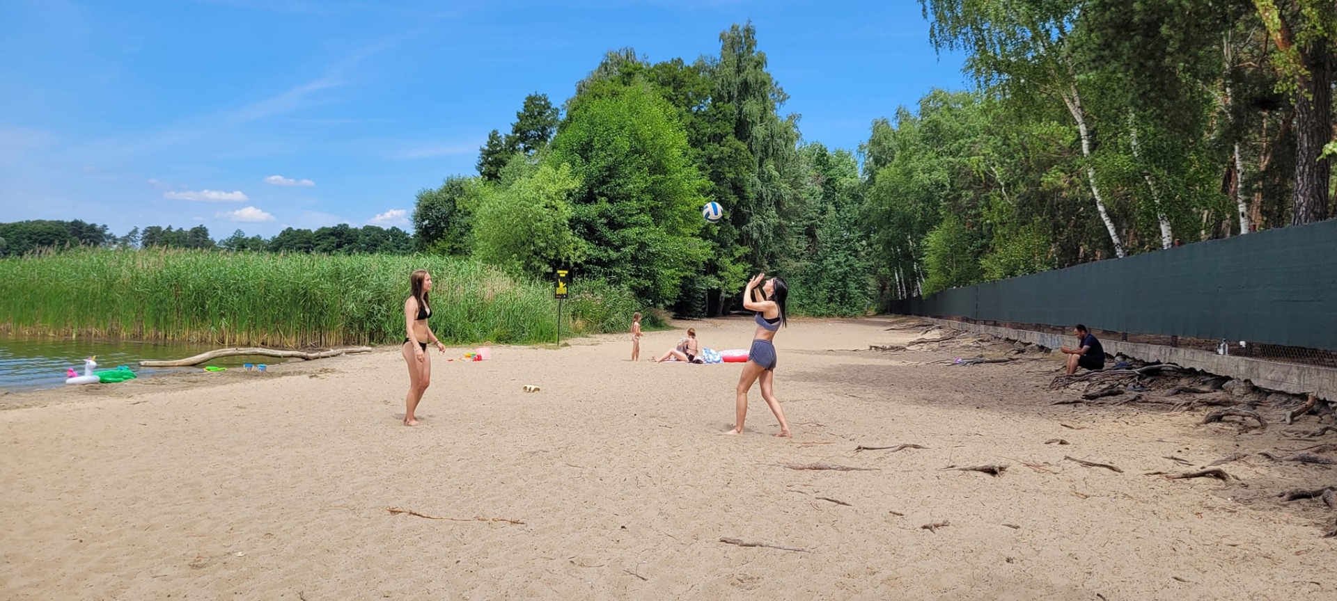 Wakacyjny wypoczynek nad jeziorkiem - Obrazek 6