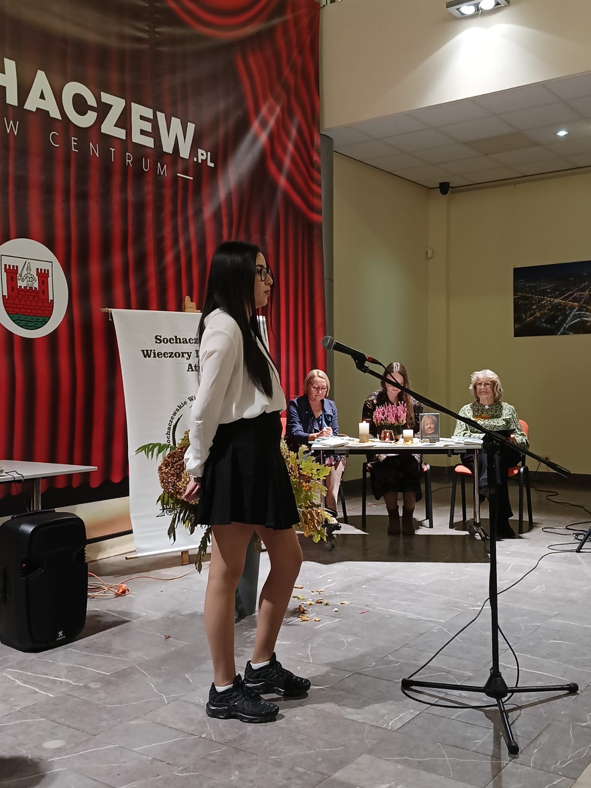 JESIENNE IMPRESJE I POEZJA SZYMBORSKIEJ W MIEJSKIEJ BIBLIOTECE PUBLICZNEJ W SOCHACZEWIE - Obrazek 3