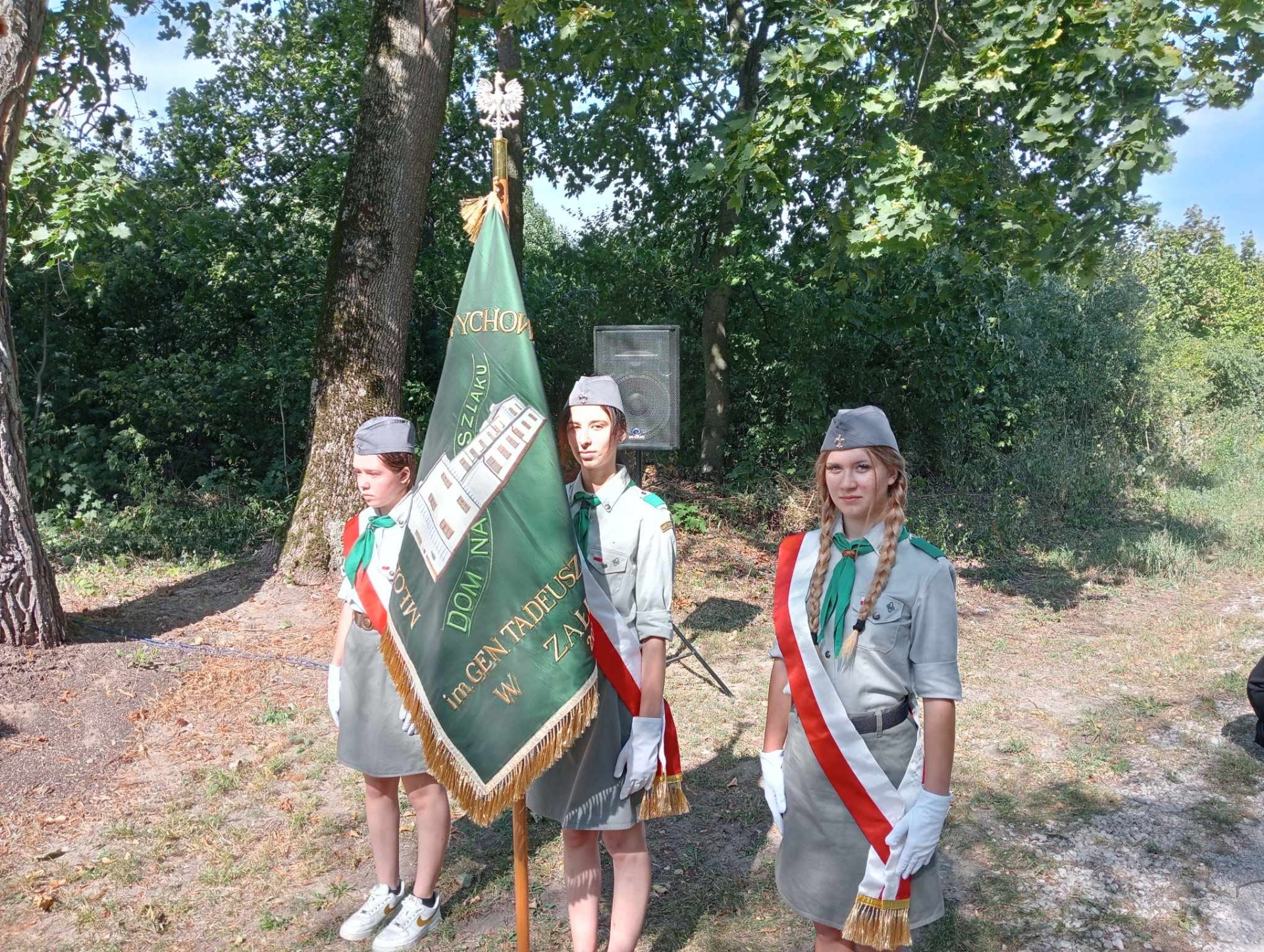 Udział w uroczystości odsłonięcia pamiątkowej tablicy. - Obrazek 4