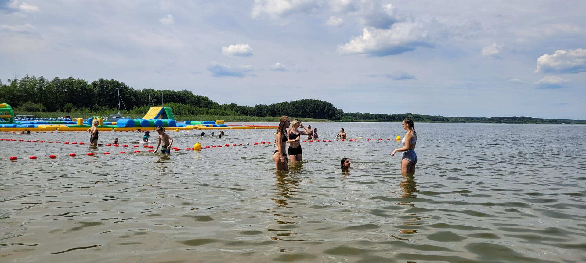 Wakacyjny wypoczynek nad jeziorkiem - Obrazek 4